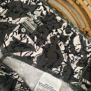 Nike patterned leggings